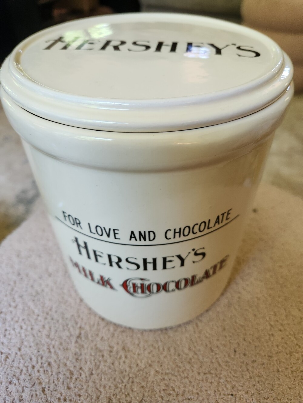 Hershey's Cream Ceramic Chocolate Canister With Snack Server Lid- New In Box